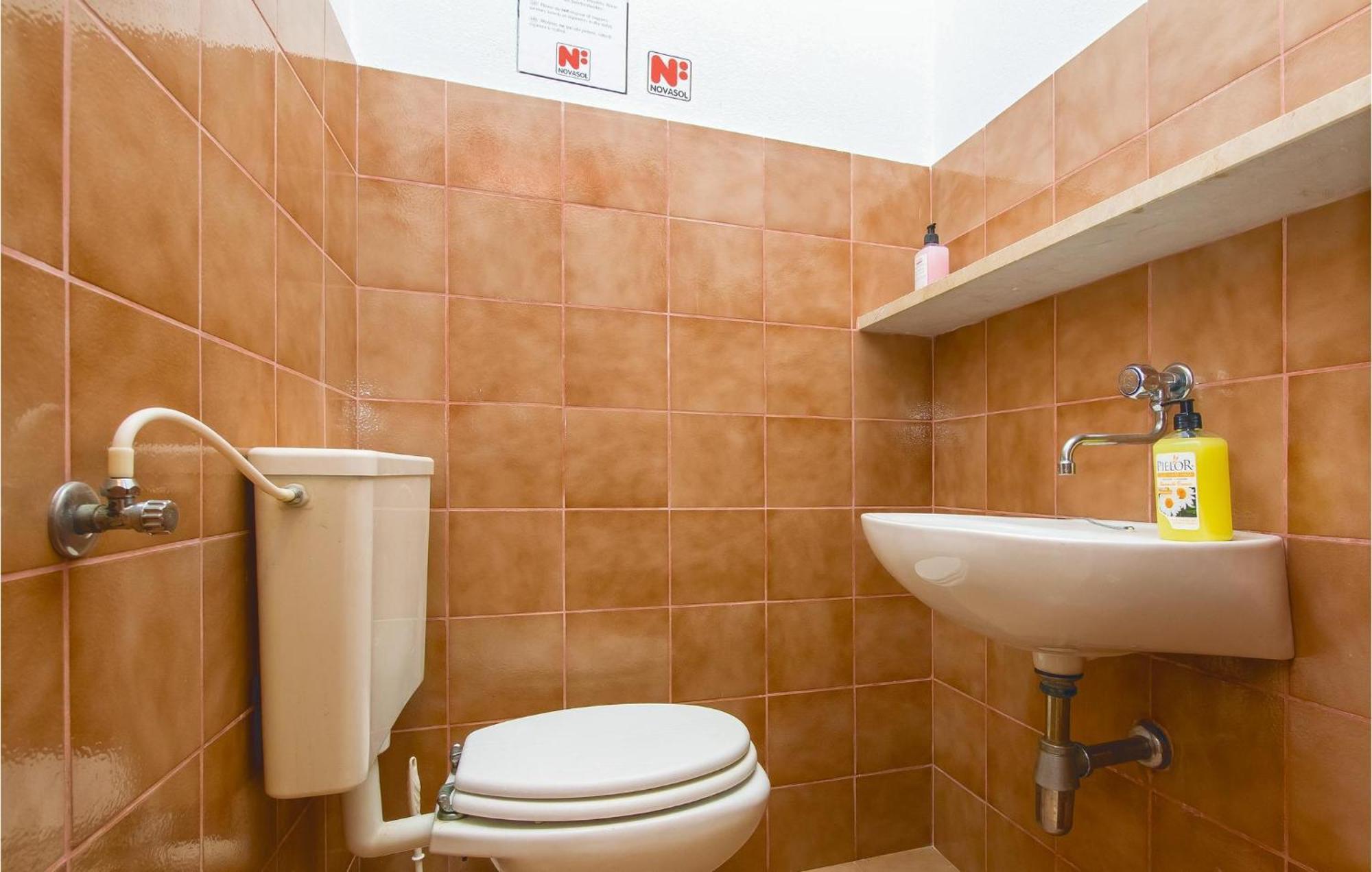 Beautiful Home In Pucisca With Wifi Exterior photo