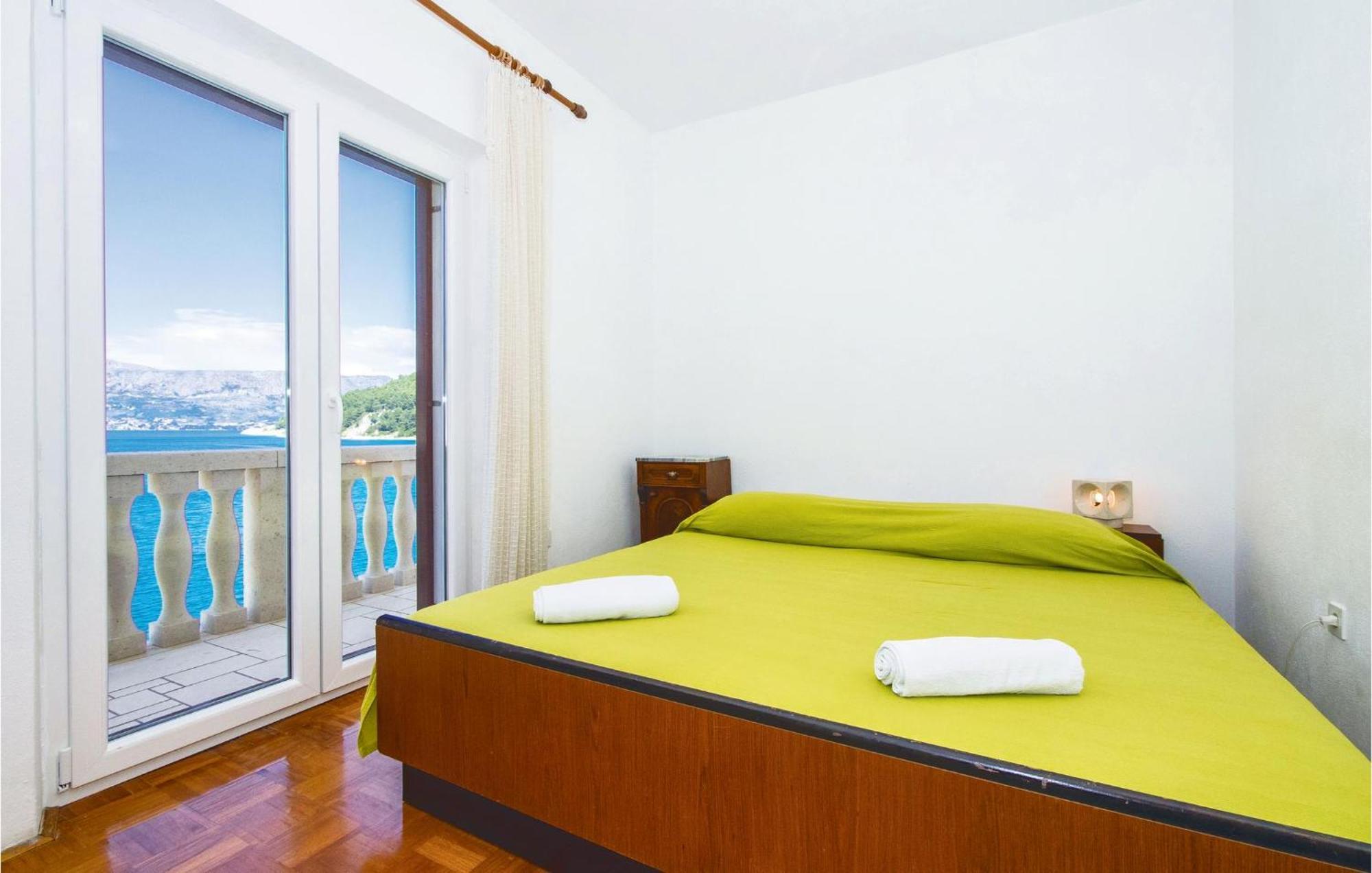 Beautiful Home In Pucisca With Wifi Exterior photo
